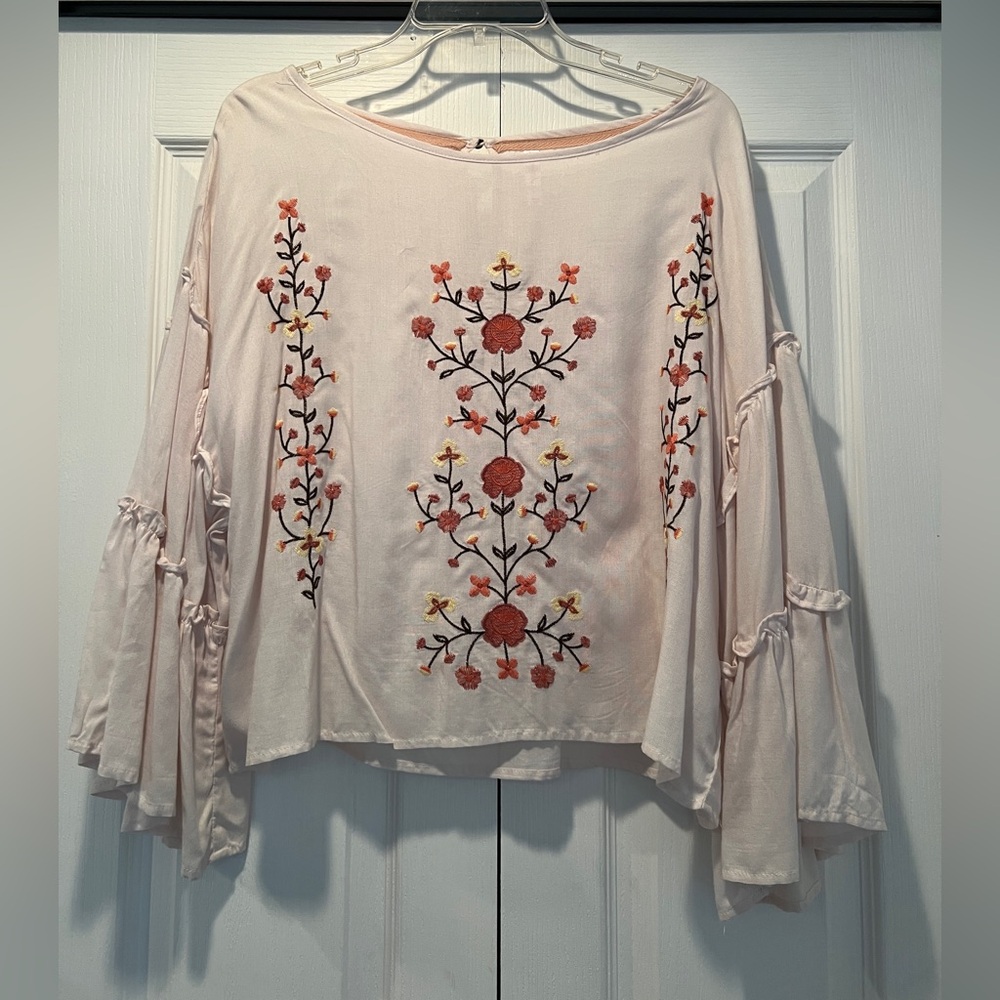 Boho Floral Embroidered Bell Sleeve Blouse by xhilaration women’s size L